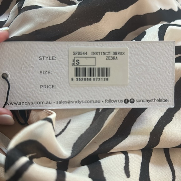 NWT SNDY’S Instinct Zebra Pattern Dress size Small - Picture 4 of 4